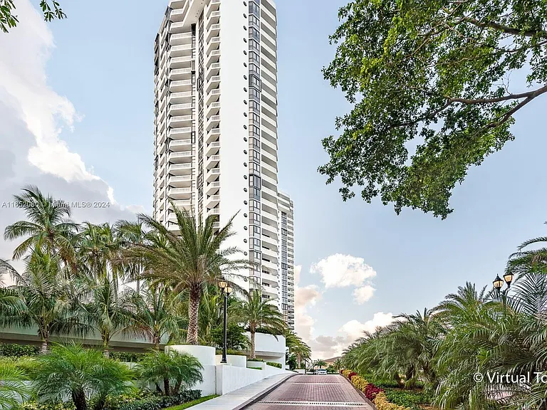 1000 Island Blvd #2702 — Photo 41
