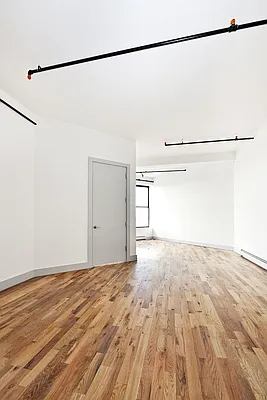 Rented by Bold New York | media 28