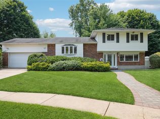 7 Ebb Court, Commack, NY 11725