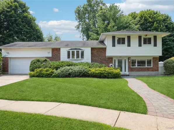 7 Ebb Court, Commack, NY 11725
