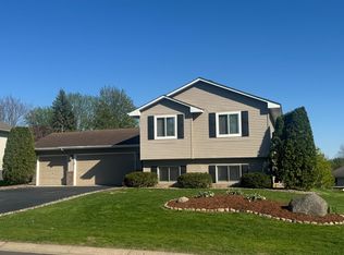 2199 Schoolmaster Dr, Chaska, MN 55318
