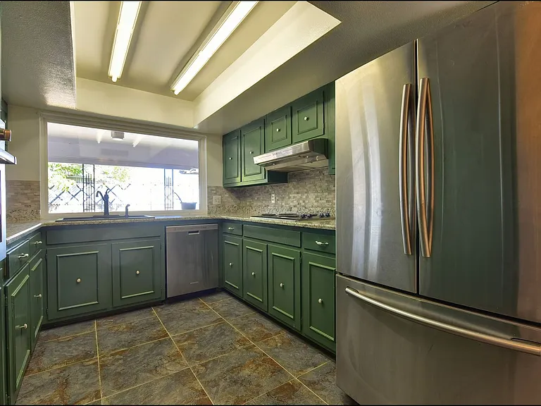 3433 Clearview Ln — Photo 12