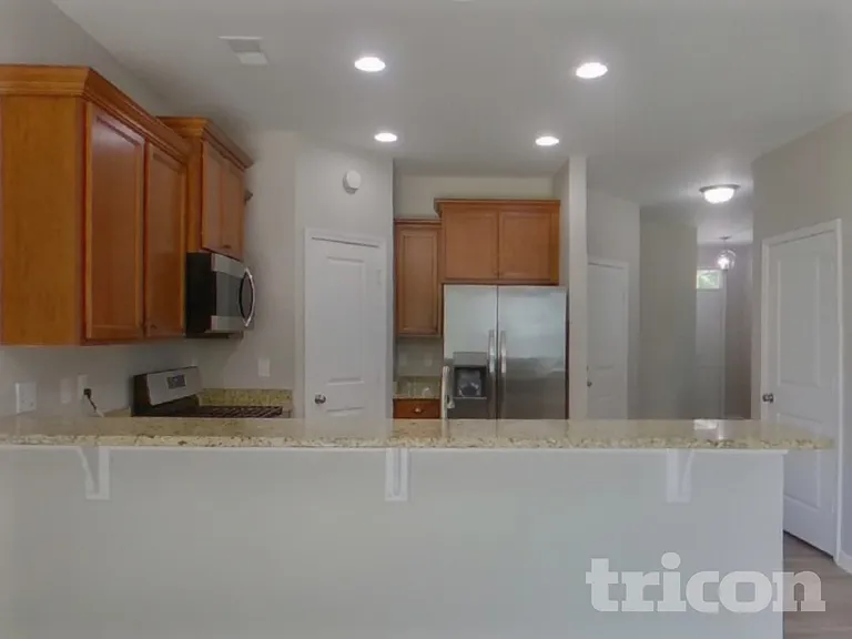 437 Eastfair Dr — Photo 5
