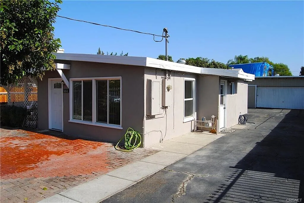 3 bed, 939 sqft, $2,800 — Photo 4
