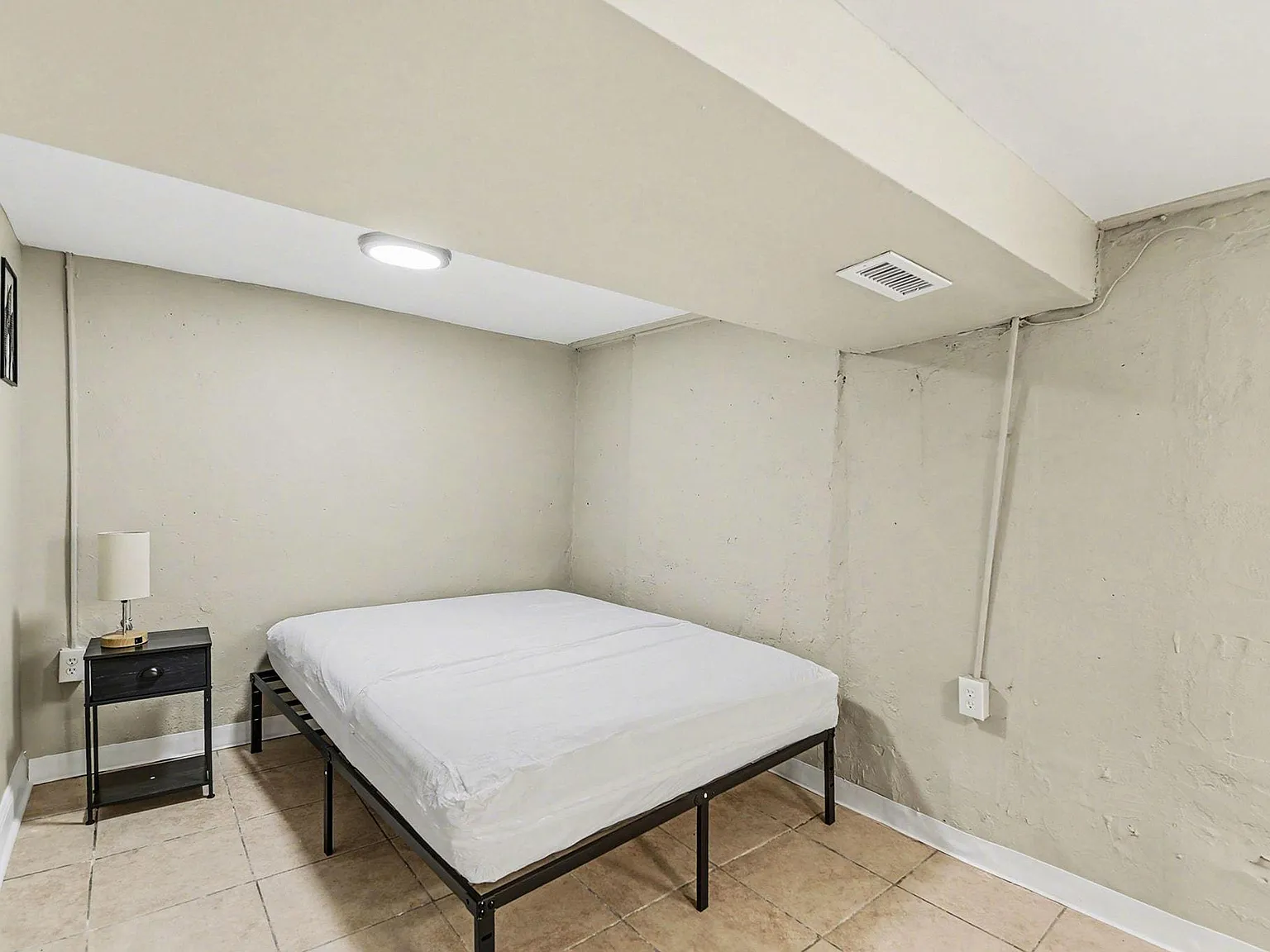 4 bed, 2.0 bath, 1554 sqft, $728 — Photo 2