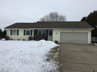706 Nottingham Dr, Sturgis, MI 49091