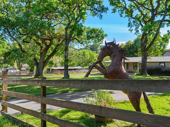 15 Wildwood Lane, Novato, CA 94945