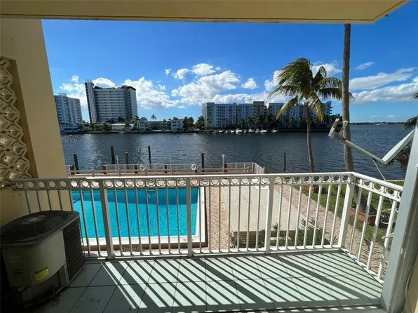 7946 East Dr APT 204, North Bay Village, FL 33141
