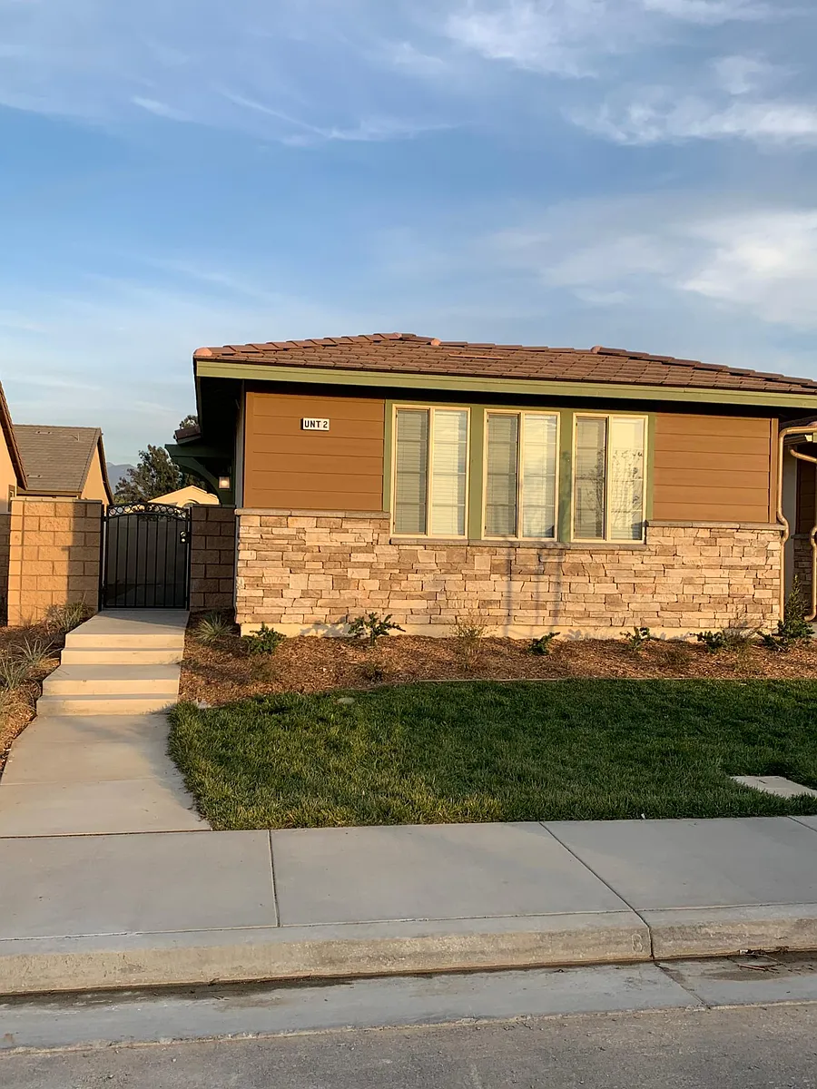 Building Photo - 10823 Heirloom Way #2
