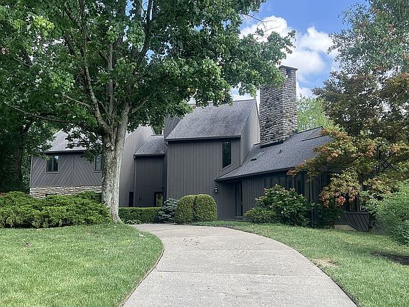 Circular driveway 2nd in/out