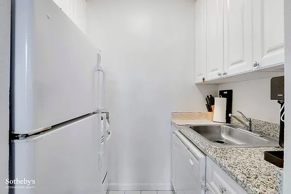 Sold by Sotheby's International Realty | media 12