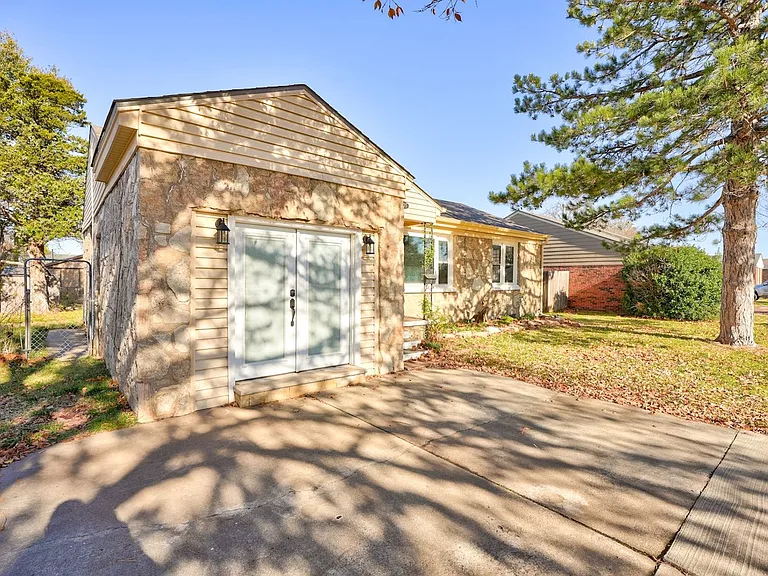 3135 NW Grand Blvd — Photo 41