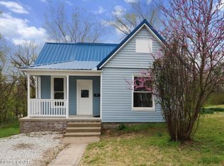 317 W McKinney St, Neosho, MO 64850