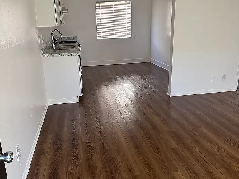 14505 Alburtis Ave #1 — Photo 11