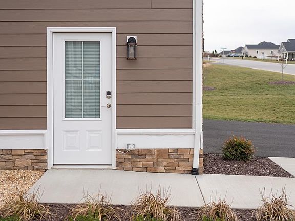 5th image of 121 Rolling Oaks Dr