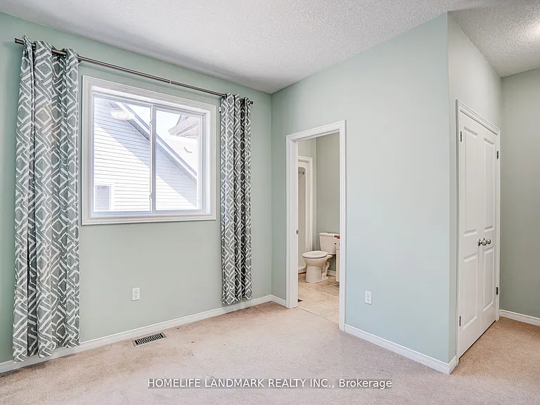 629 College Ave — Photo 24