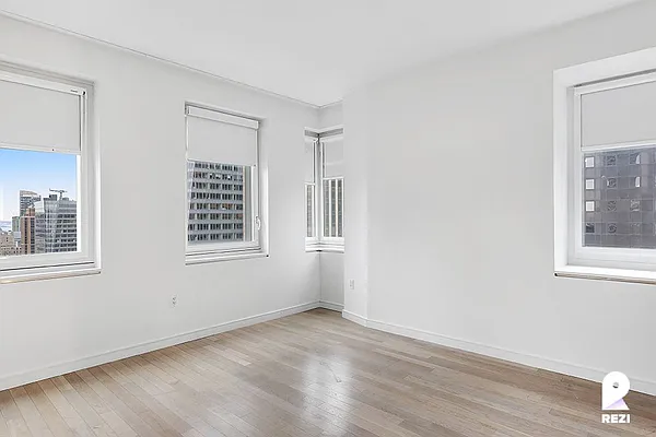 Rented by REZI | media 27