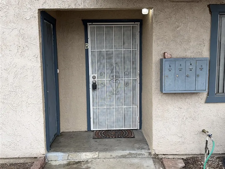 9090 Colony Pl #B — Photo 17