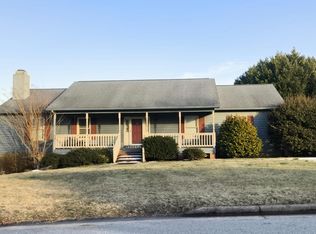 2512 Calumet Ct, High Point, NC 27265