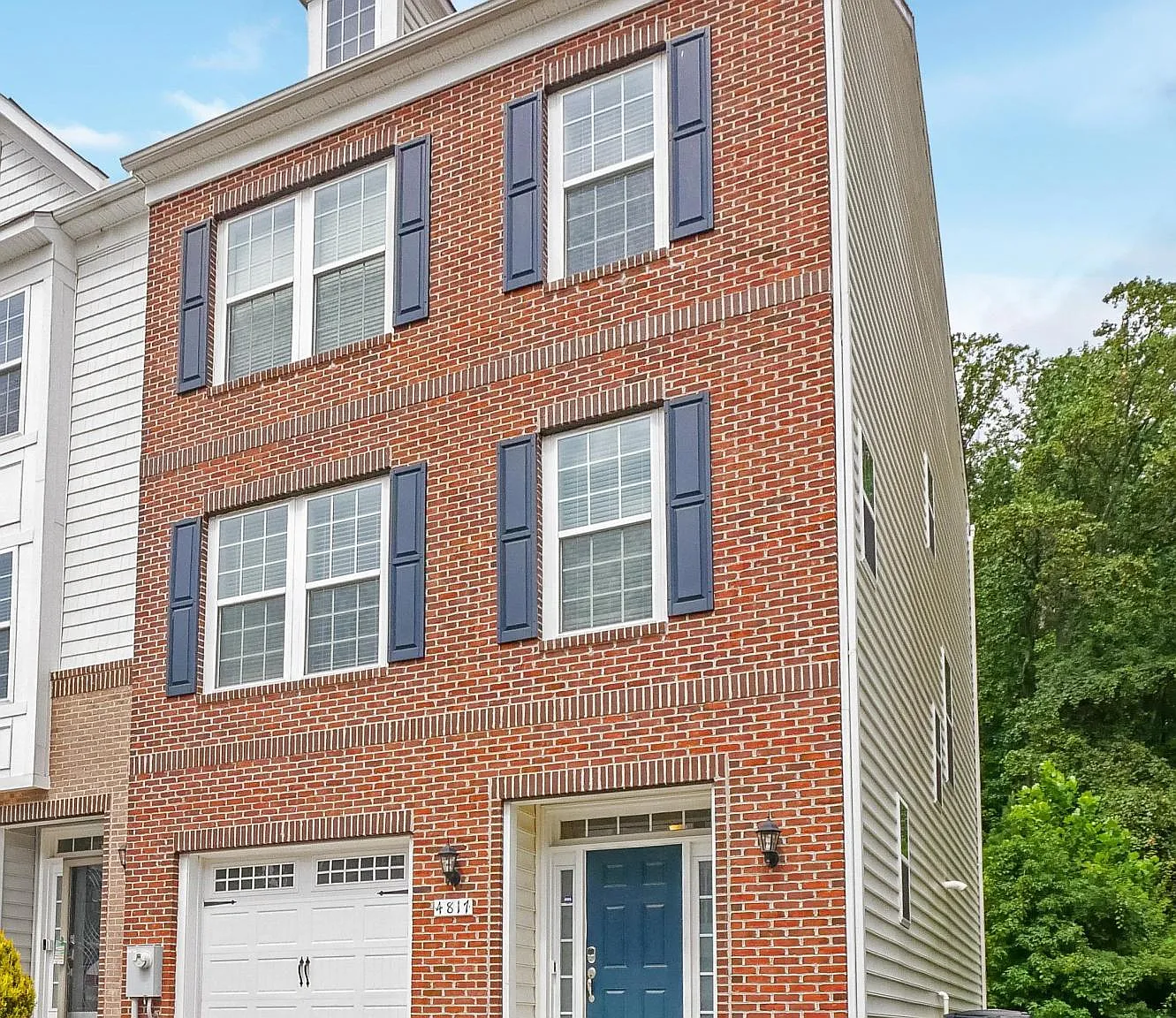 3 bed, 3.5 bath, 2300 sqft, $3,450 — Photo 1