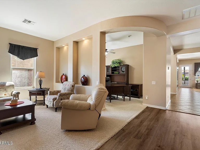 743 E Torrey Pines Pl — Photo 17