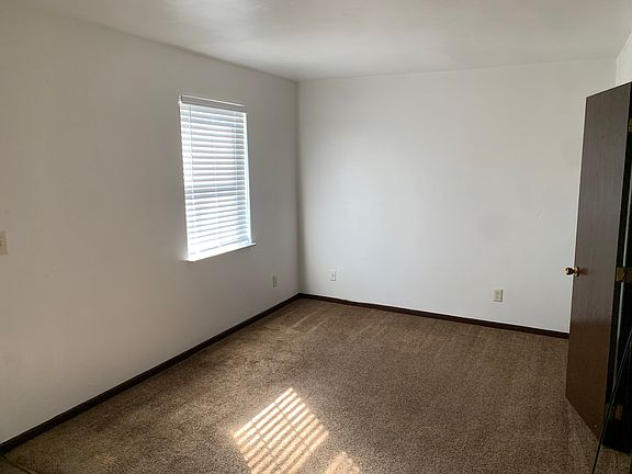 2nd image of 5106 Shannon Dr APT 430