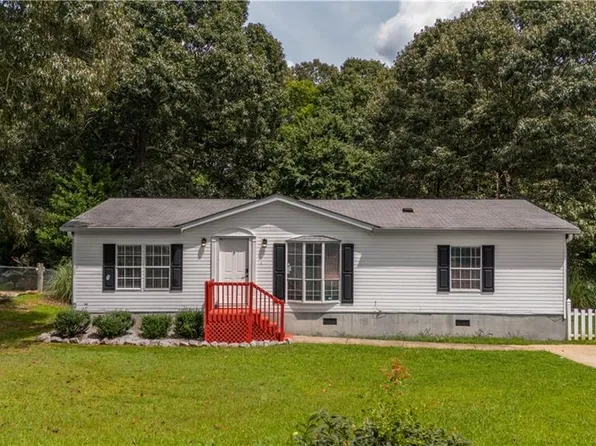 5145 Stoneridge Dr, Flowery Branch, GA 30542