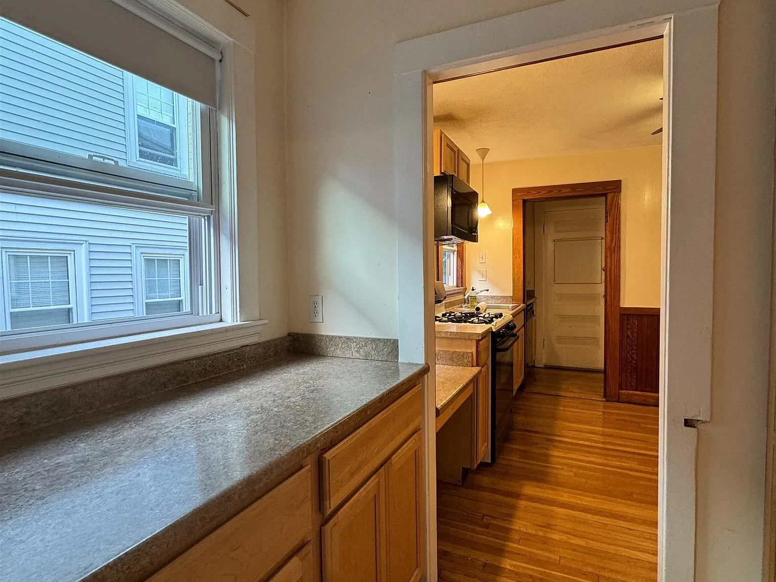 2 bed, 1100 sqft, $2,700 — Photo 4