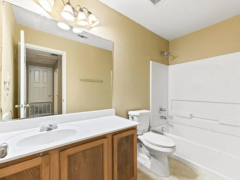 5519 Tomas Cir — Photo 20