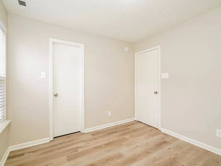 1245 Kenwood Dr — Photo 16