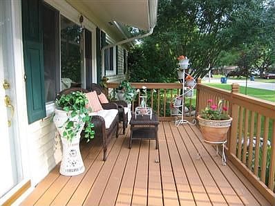 3rd image of 540 Evergreen Ln