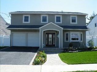 158 Jeffery Ln, Oceanside, NY