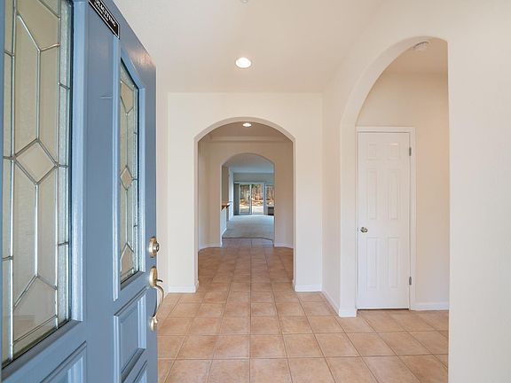5th image of 112 Grape Gables Way