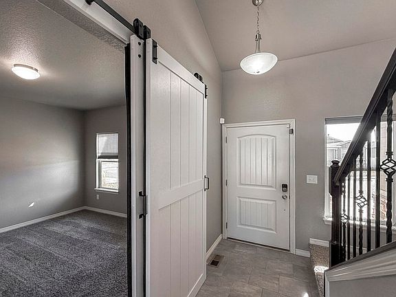 4th image of 6082 Carmon Dr