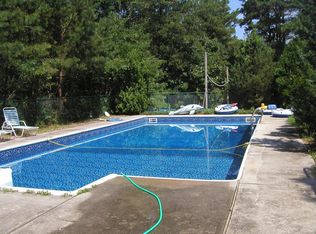 80 W Tiana Rd, Hampton Bays, NY 11946