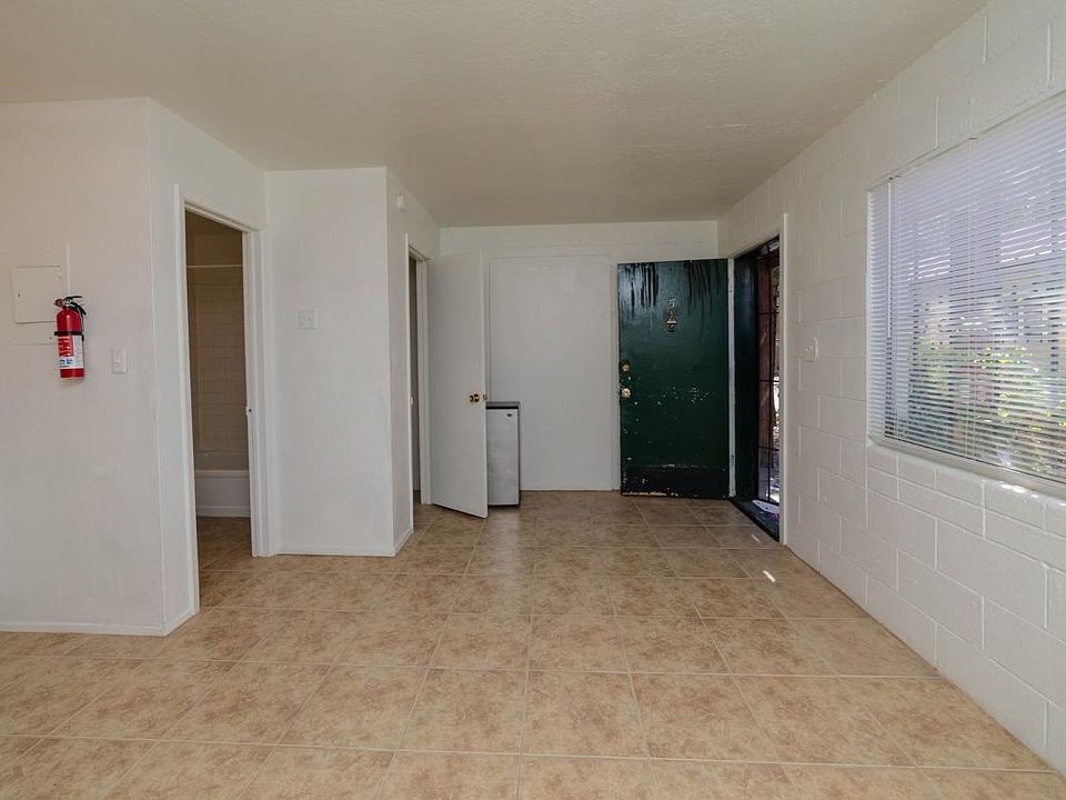 2nd image of 312 Vassar Dr SE APT 5