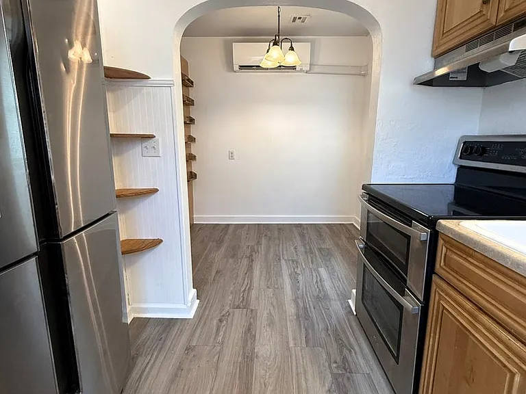 801 W Cherry St — Photo 6