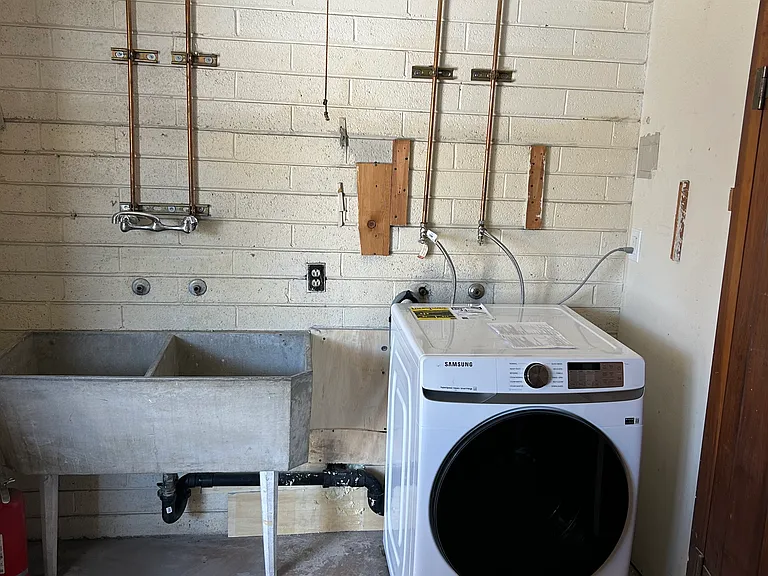439 W Osborn Rd — Photo 16
