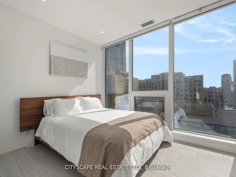55 Mercer St S #1802 — Photo 6