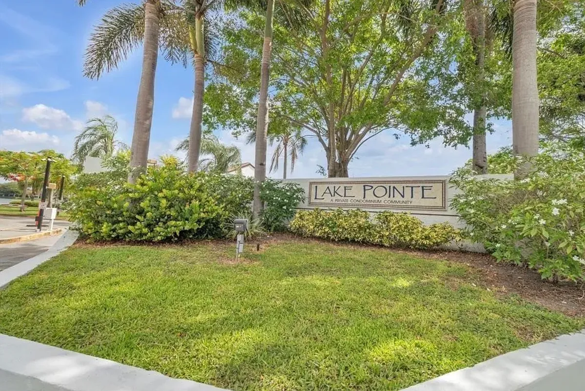 Building Photo - 211 Lake Pointe Dr #110