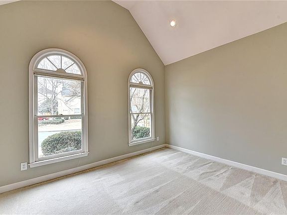 5th image of 4940 Haydens Walk Dr