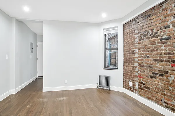 Rented by Cooper & Cooper Real Estate | media 6