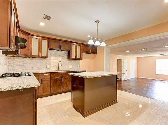 5th image of 3129 Meadow Oaks Dr