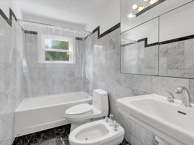 118 Van Etten Blvd — Photo 15