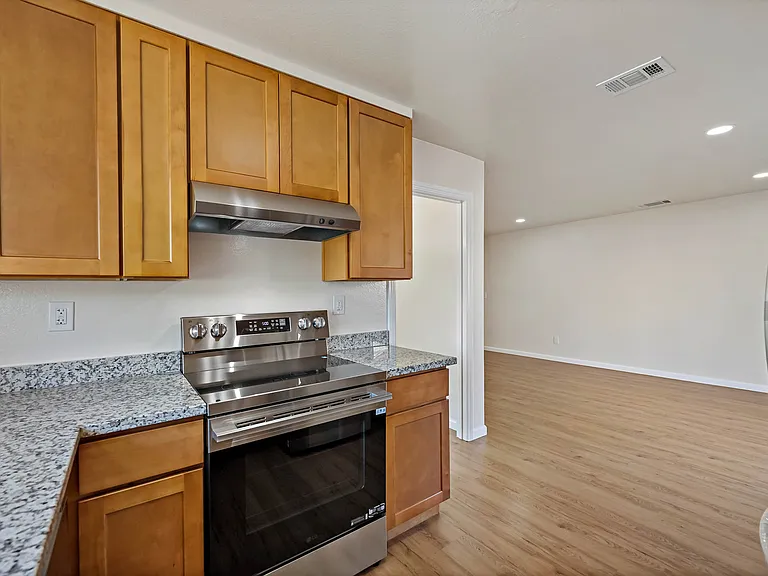 1401 Prospect Way — Photo 9