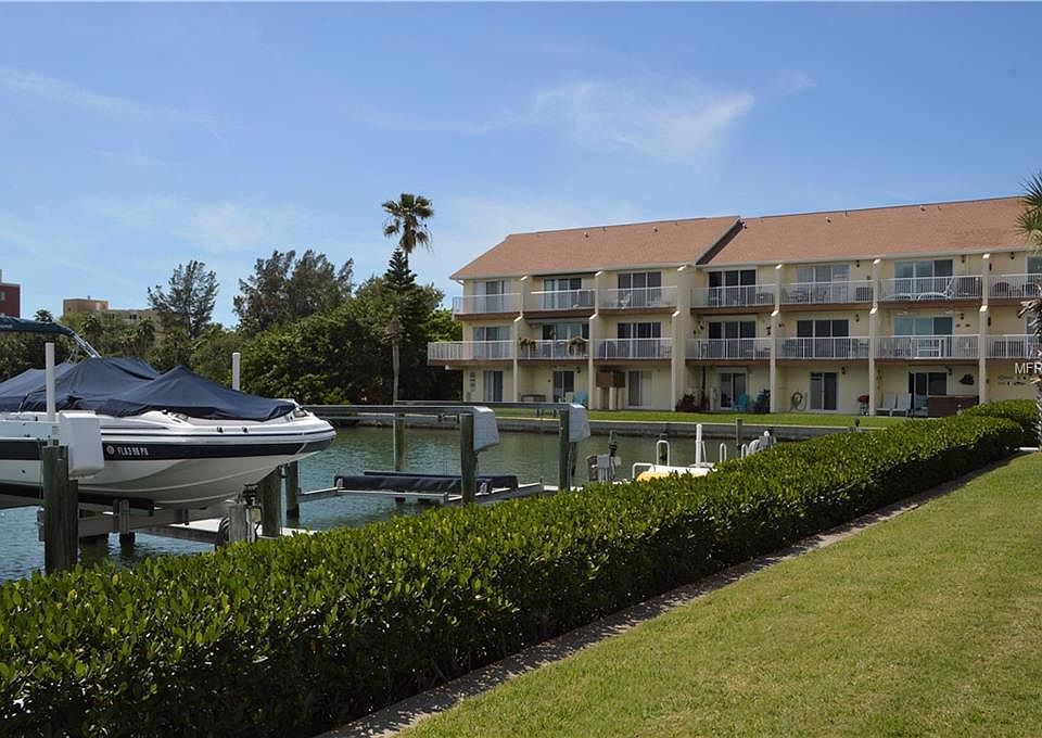 1st image of 19651 Gulf Blvd APT A5
