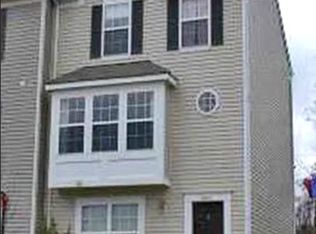 6900 Village Stream Pl, Gainesville, VA 20155