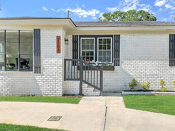 3rd image of 2202 Hanson St