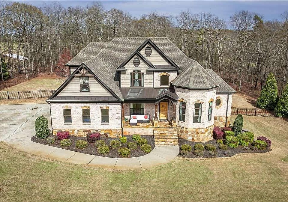 1st image of 365 Stone Creek Dr