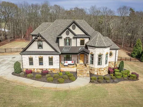365 Stone Creek Dr, Hull, GA 30646